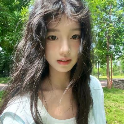 电影海报 - 她行走于黑暗中